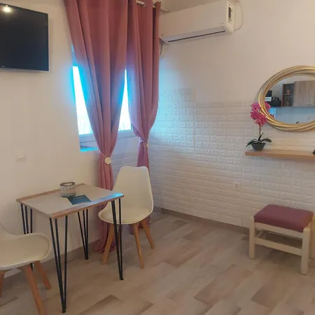 Loula's House Vátos